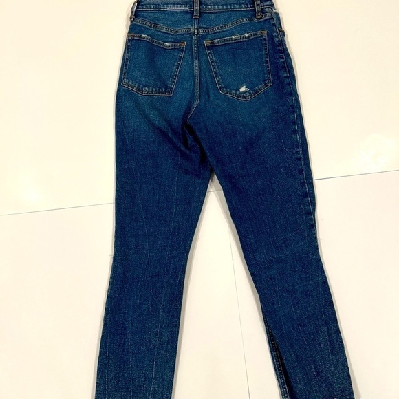 Abercrombie & Fitch Ultra High Rise Mom Jean Distressed Size 26/2R - Picture 6 of 6